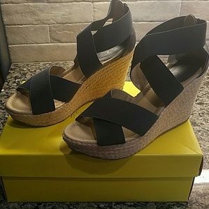 Kenneth Cole Reaction Sole Lay Wedges